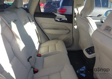 2023 Volvo Xc60 B5 Ultimate Bright Theme z USA, uszkodzony, nr VIN YV4L12DA6P1352459